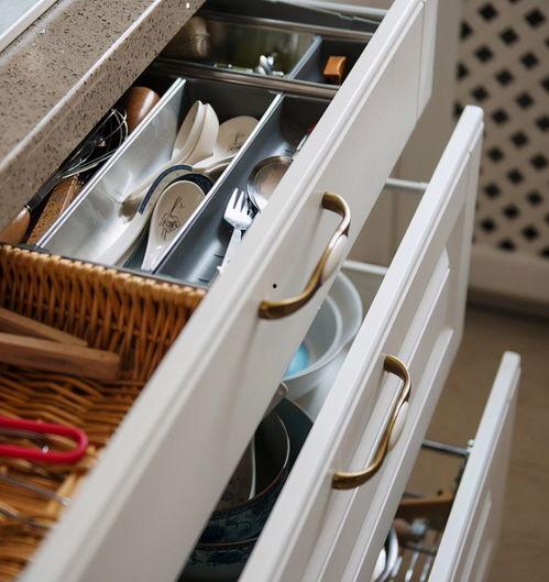 国产桌子上后入在线magnet